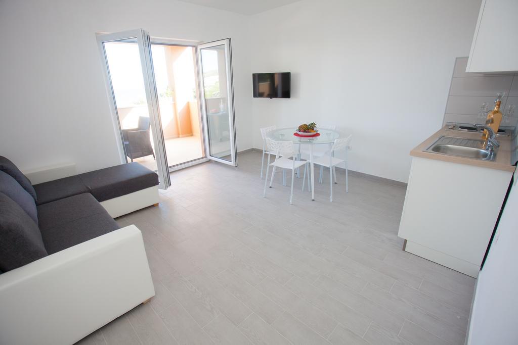 Apartments Marly Trogir Ngoại thất bức ảnh